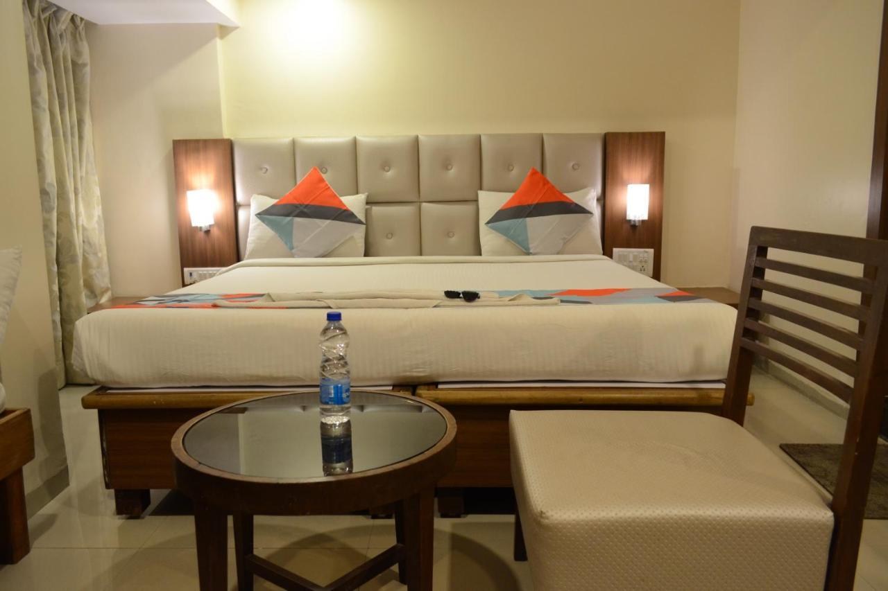 Hotel Aishwarya Residency ナビムンバイ エクステリア 写真