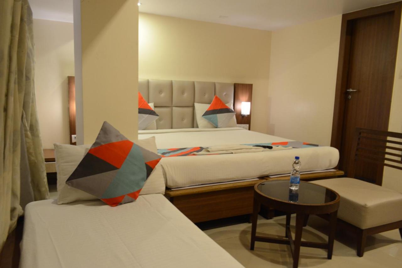 Hotel Aishwarya Residency ナビムンバイ エクステリア 写真