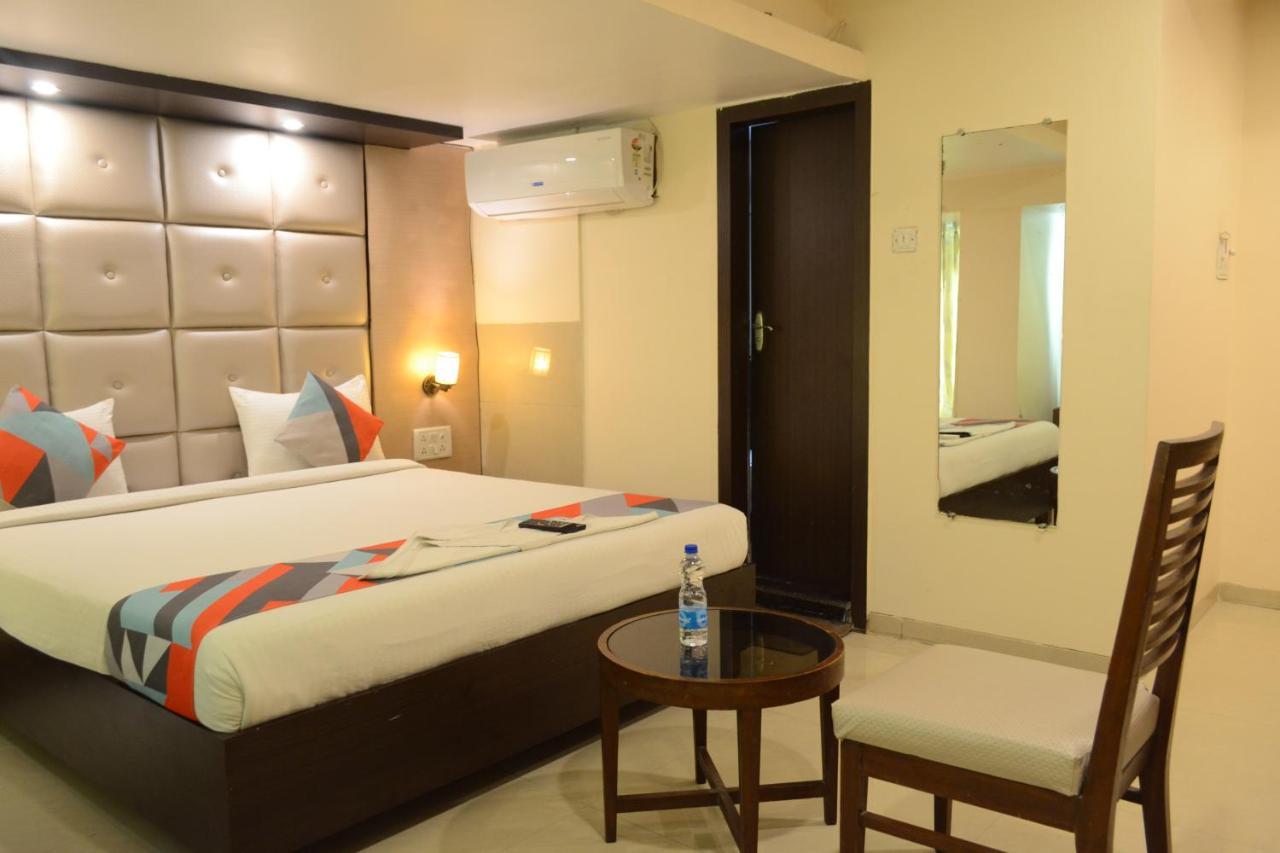 Hotel Aishwarya Residency ナビムンバイ エクステリア 写真