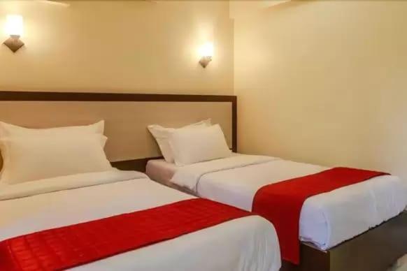Hotel Aishwarya Residency ナビムンバイ エクステリア 写真
