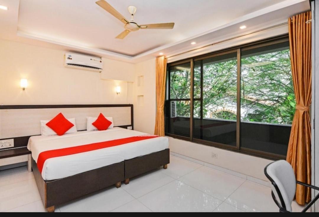 Hotel Aishwarya Residency ナビムンバイ エクステリア 写真