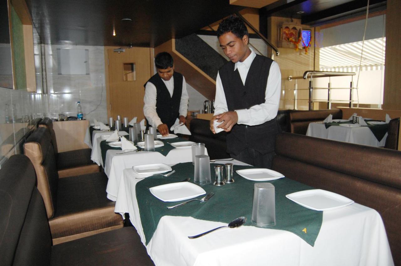 Hotel Aishwarya Residency ナビムンバイ エクステリア 写真